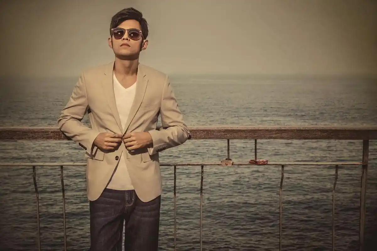 周杰伦不唱诗与远方,但他是当代真实的腔调!