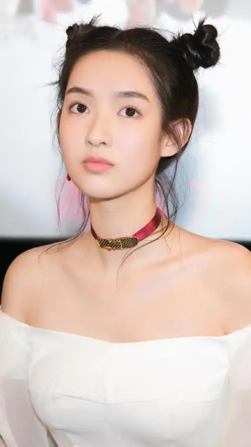 王玉雯精美壁纸:漂亮可爱的妹子,容貌纯洁迷人