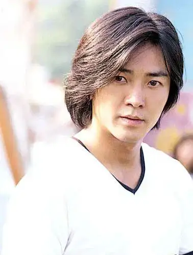 "古惑仔"郑伊健:曾比四大天王还红,为何落魄?陈小春一语道破