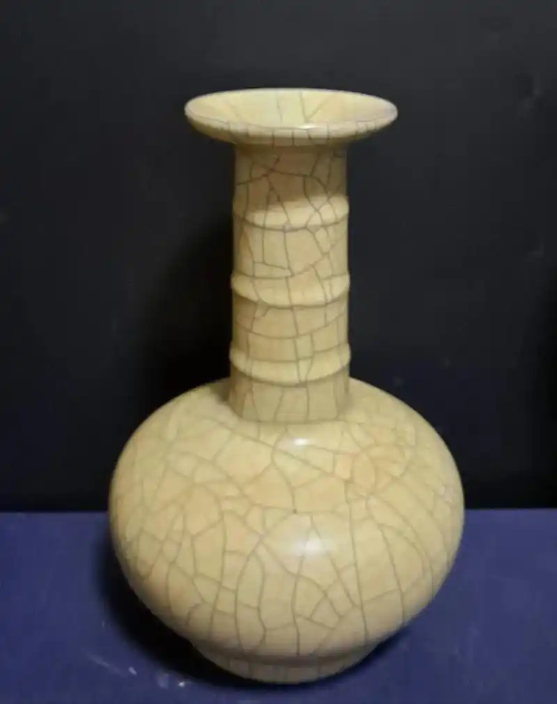 宋代哥窑米黄釉弦纹瓶,高20.8厘米72口径7.1厘米72底足9 - 抖音