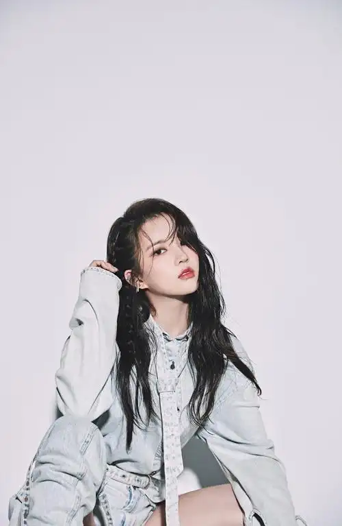 元气少女刘些宁点燃舞台颜值超高气场a到爆