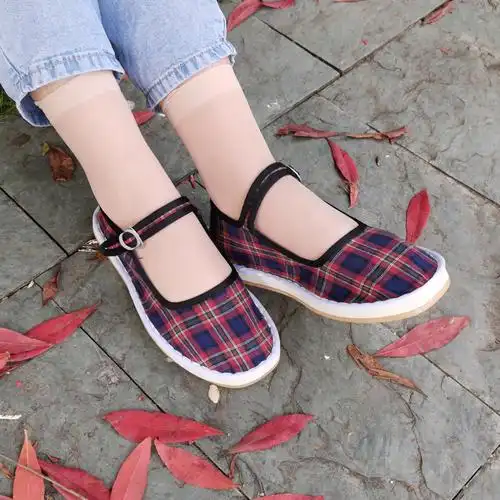 布鞋春秋牛筋广场舞广场带扣一字妈妈女士防滑居家棉拖