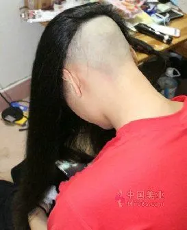 女子剪个bob头过端午节-发之美399