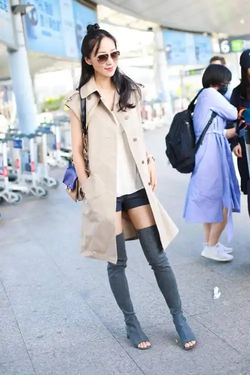 韩雪是真的时髦,大夏天也要穿"过膝靴",显得腿又细又长