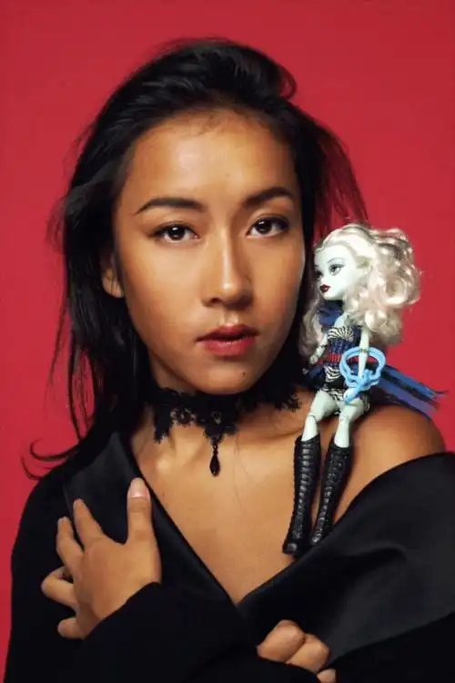 来一杯血腥玛丽 带上你的万圣面具和她一起鬼美丽