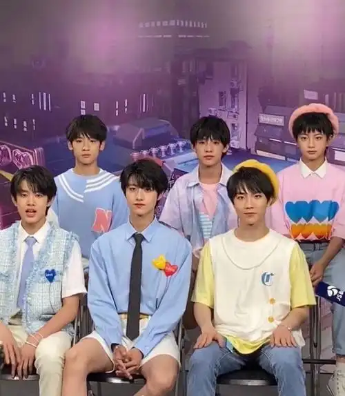 tf家族三代团无滤镜后台同框,吃瓜路人:怎么还有这么小的小孩!