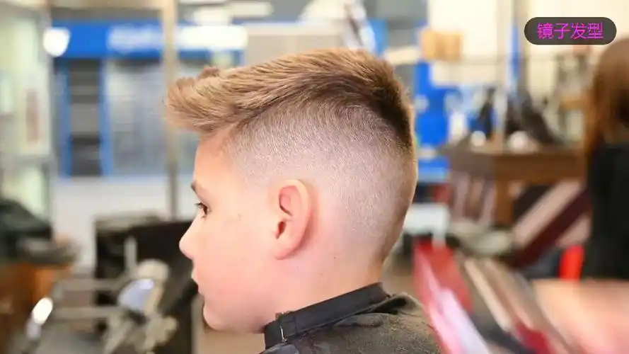 8岁小男孩剪款飞机头帅翻了