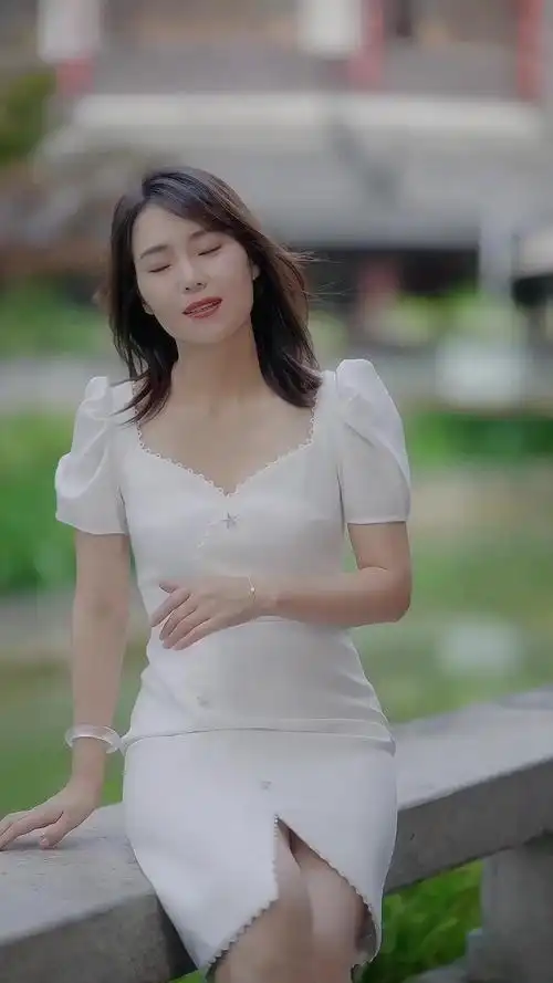 在梦中我听到潺潺的流水声歌手云朵云朵潺潺流水好歌推荐