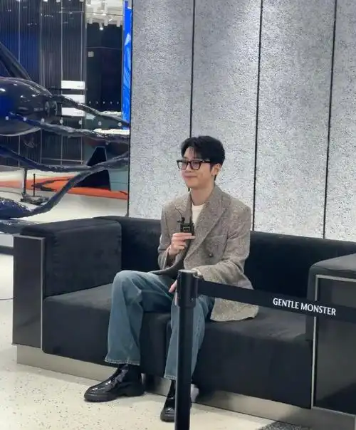 赖冠霖学长风造型