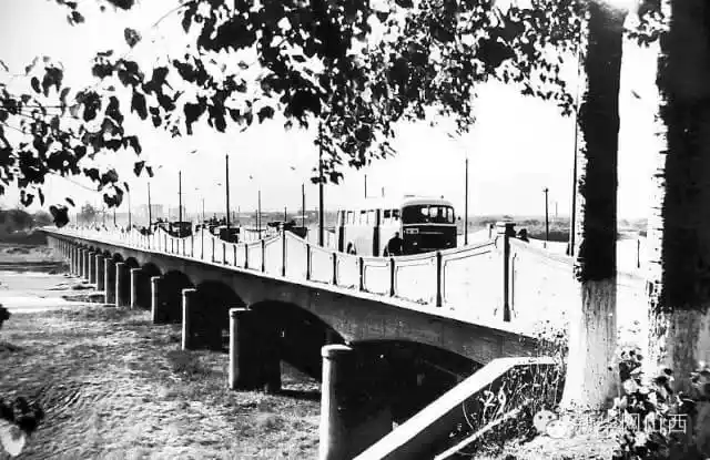 新老照片带你穿越并感受太原巨变