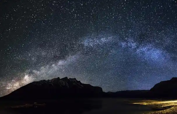 从行星到银河:令人惊叹的宇宙景象