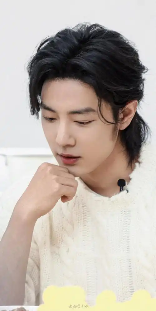 肖战##和肖战点亮微博之夜##微博网友喜爱人物