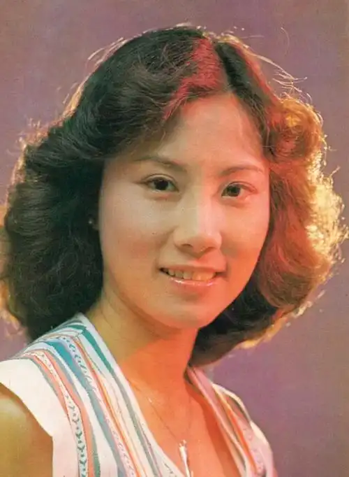 回顾74岁的汪明荃两度患癌无儿无女晚年幸福