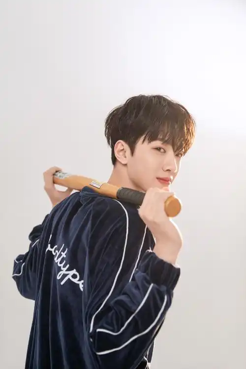 赖冠霖阳光青春范帅气写真图片,帅哥男生-可爱美图