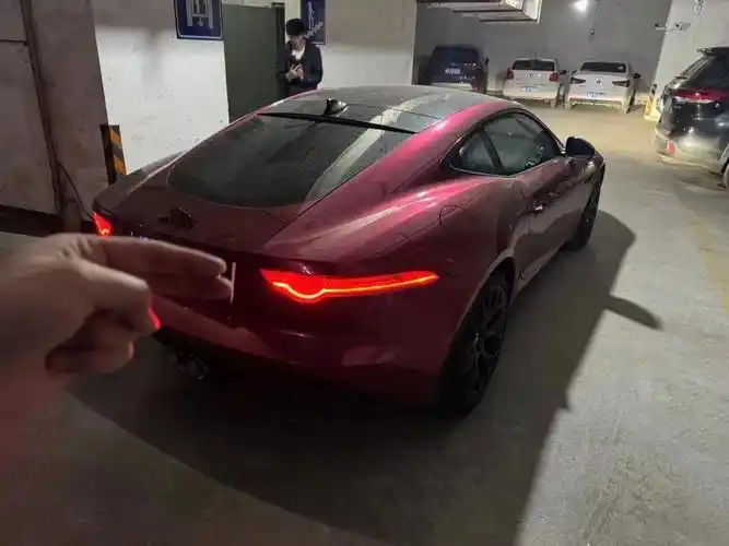 16年16款末代 鲨鱼鳃捷豹ftype 原车白