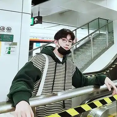 男生帅气有意境戴眼镜头像2021最新百度搜不到你我只好用搜狗