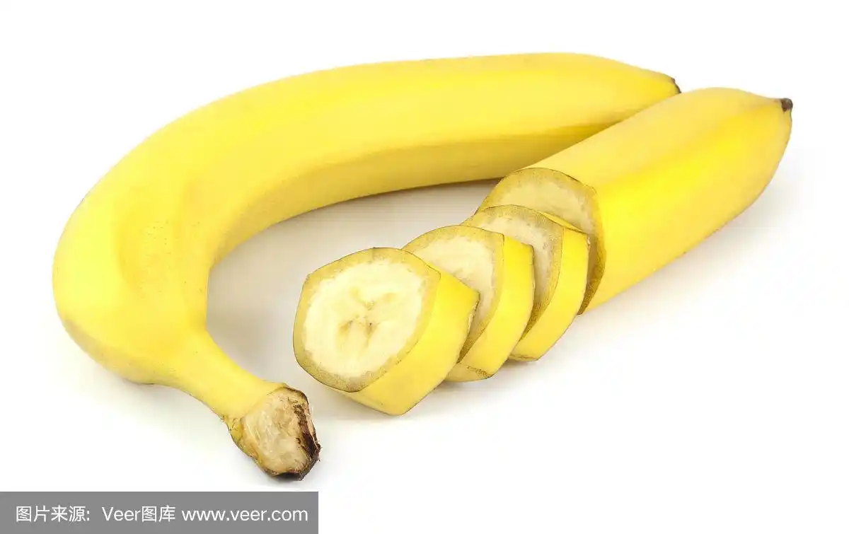 把新鲜的香蕉片切成片