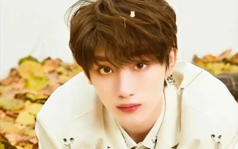 分享一下帅气可爱的丁丁哥哥(图片均来自比邻星们)期待丁程鑫变得更好