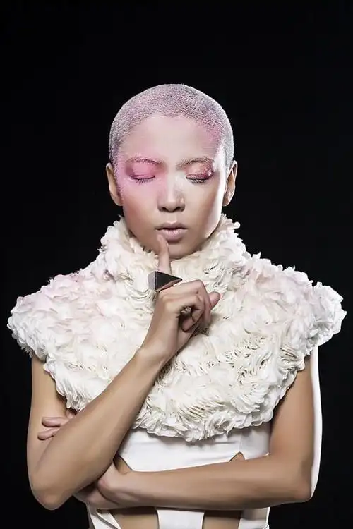 王韵壹暖唱圣诞巷直追国际圣诞歌