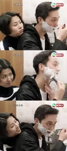 那时的张智霖好帅呀~这么多年了依然让观众恋恋不忘,所以两人破天荒