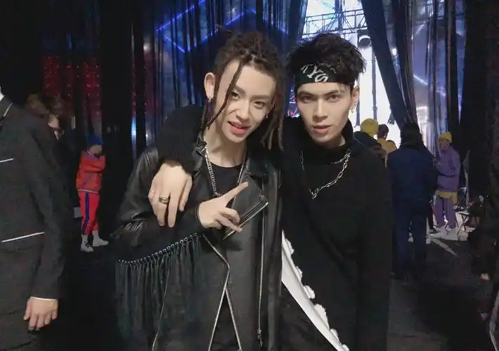 2018年9月22日 22:18   关注  小鬼王琳凯 评论 收藏