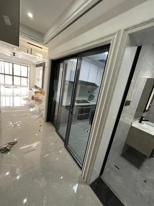 我还是挺满意这个厨房门,三联动移门加极窄,定制也花了不少钱,效果图