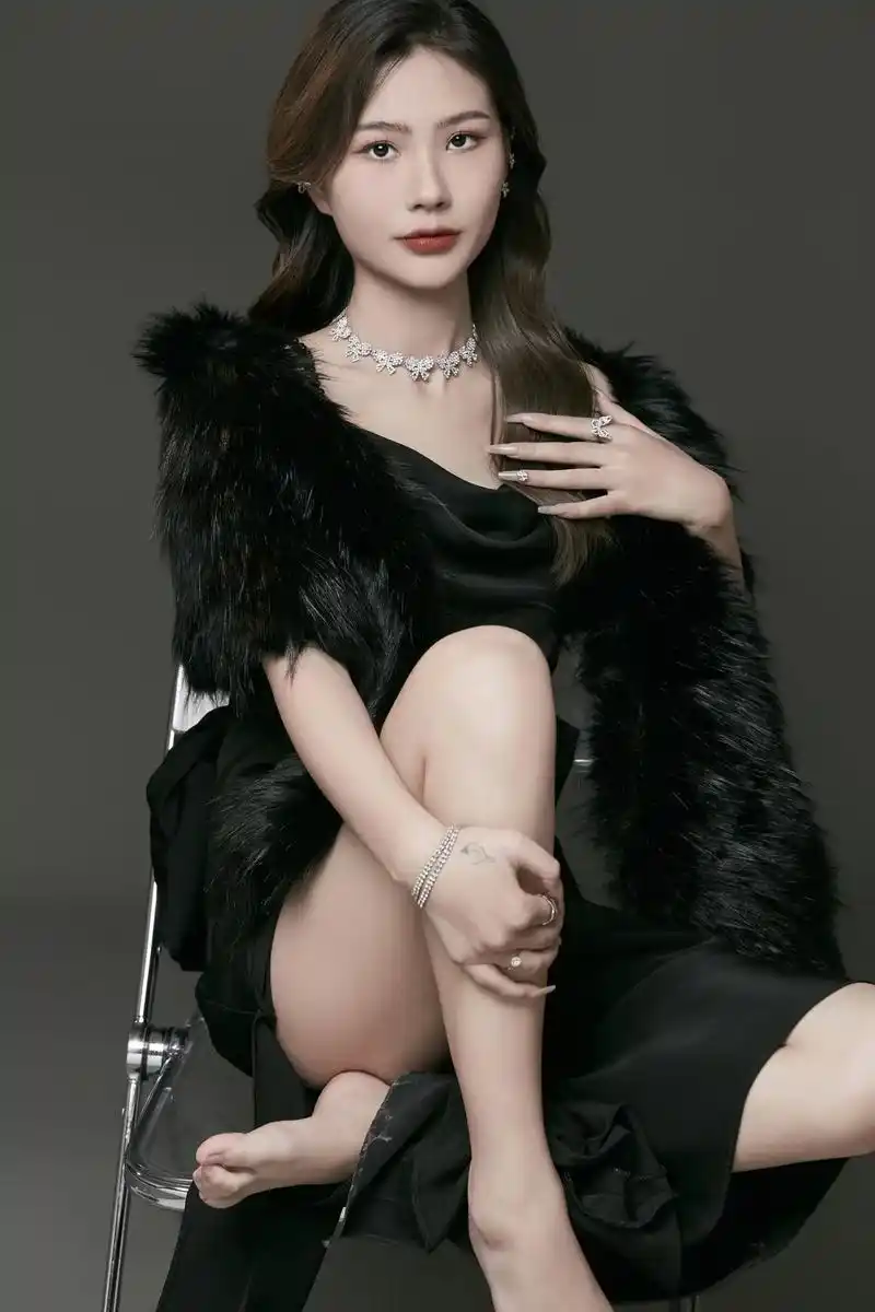 只要我愿意 我有千万种样子#美丽坏女人 #个人写真 - 抖音