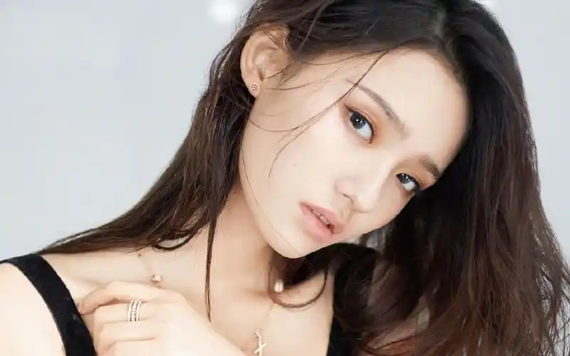 林允性感图片壁纸16