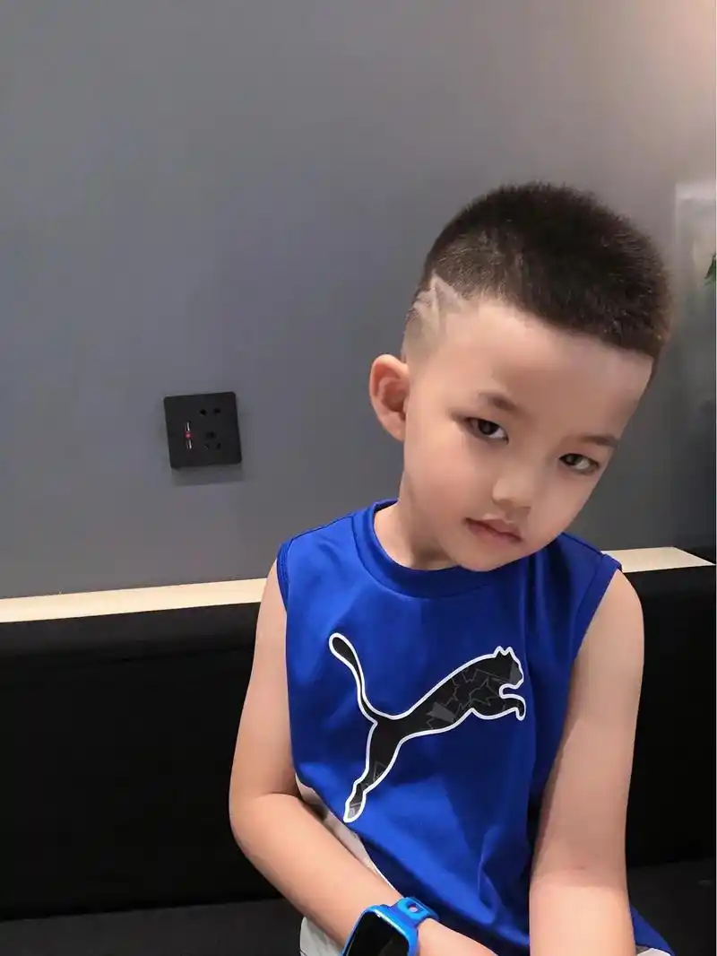 剪完的效果太满意了7815#男生变帅发型指南 #骗你生儿子 #男童