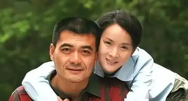 看看王新军前妻的儿子再看下他现任儿子网友原生家庭很重要