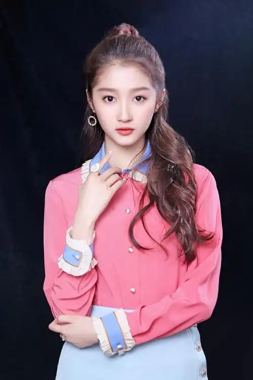 关晓彤北京元宵晚会甜美高清图片27