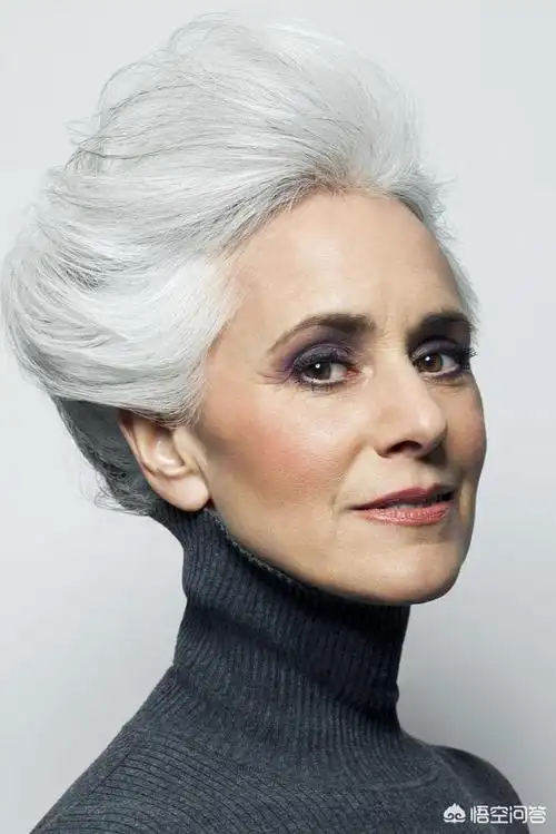 50多女性满头白发瓜子脸,剪什么发型好? - 石塘网