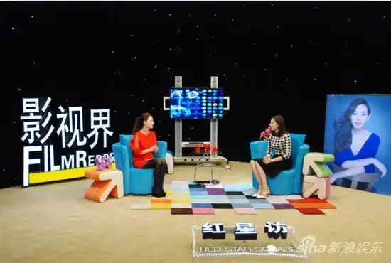 张梦恬受邀录制访谈节目展现优雅恬静风