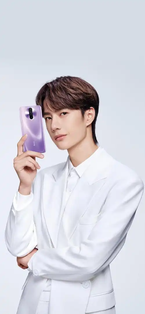 redmi 手机品牌全球代言人@uniq-王一博的官方壁纸上线啦!