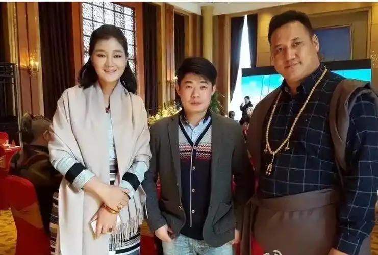 回顾当红时与人42次对簿法庭倒追丈夫2年婚后明目张胆扶弟魔