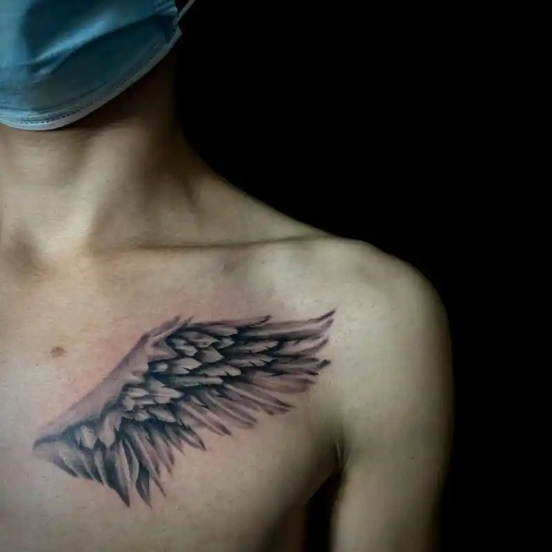 翅膀纹身|遵义纹身|写实纹身 预留一边,先做一边,翅膀  3小时耗时