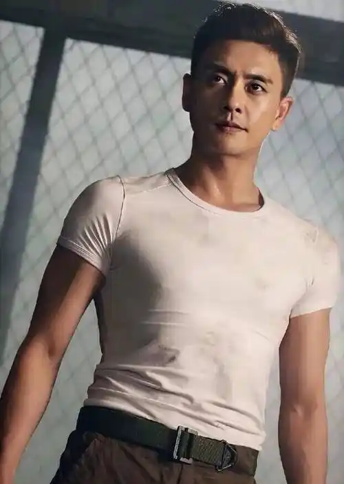 不是留胡子才荷尔蒙爆棚,这十四位时尚男星超帅超有男人味_电视剧