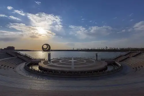 摄于辽宁营口鲅鱼圈月亮湖公园.