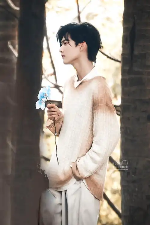 周柯宇以爱为营##周柯宇elle风尚大典