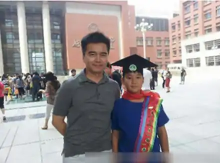 许亚军与何晴生育的大儿子