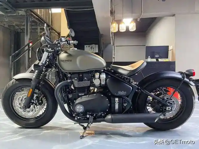 升级版bobber black全车消光黑化让它魅力大增,排气,烤漆,头灯,引擎