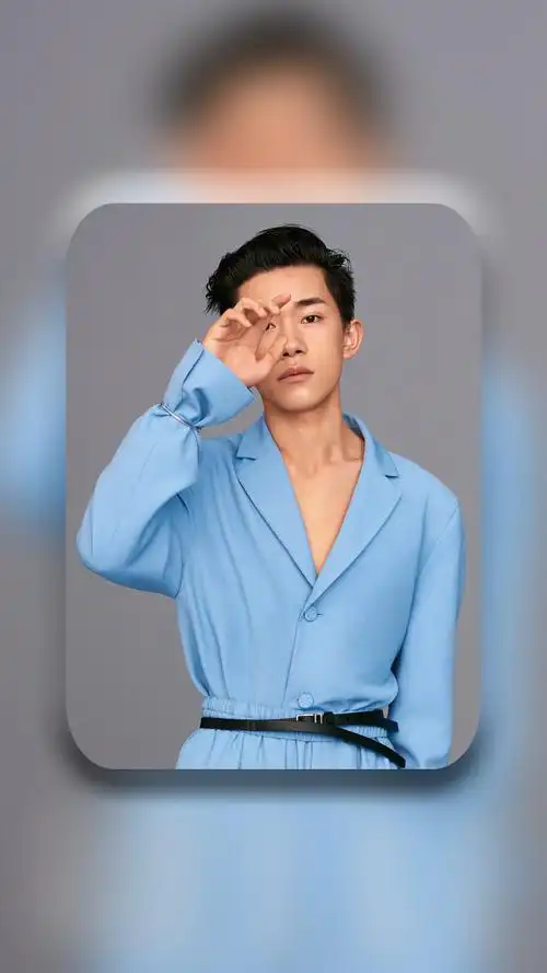 易烊千玺帅气写真高清iphone手机壁纸