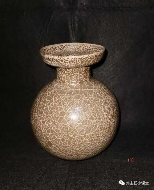 人们常称此类器物为南宋溪口窑龙泉仿官.