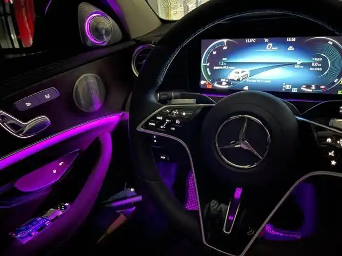 22款奔驰glc…61氛围灯走一套. .内饰天花板.