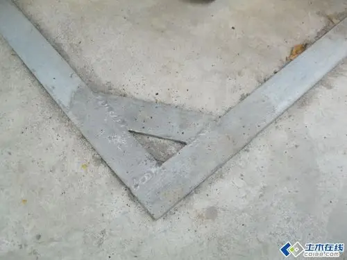 接地扁钢这样连接合格吗?