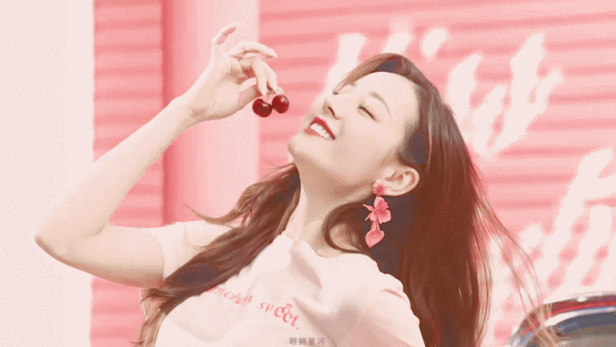 迪丽热巴动图 - 堆糖,美图壁纸兴趣社区