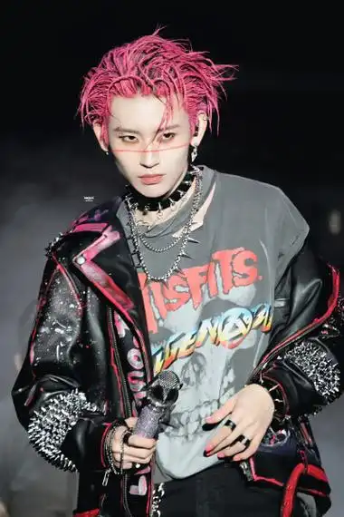 壁纸小鬼王琳凯