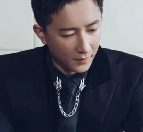 韩庚帅气图片,随性自在尽显成熟男人气质,高端酷雅范十足