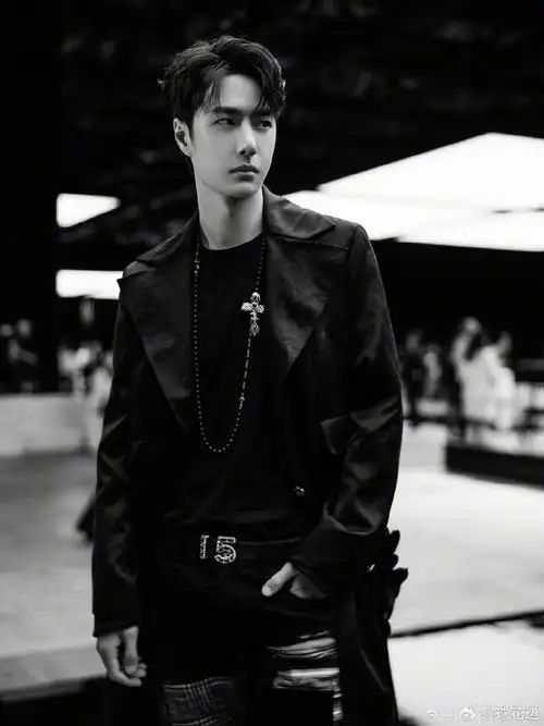 天生「高冷脸」男艺人 #7:王一博