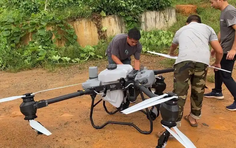 5万8买回一台大疆t50大型无人机,试飞后效果真不错,大家都说赚大了